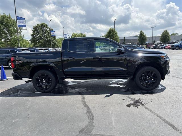 Photo of 2024 Black Chevrolet Colorado