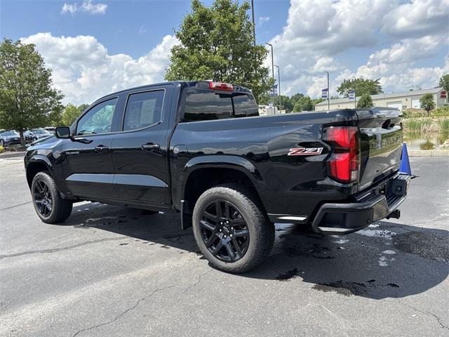 Photo of 2024 Black Chevrolet Colorado