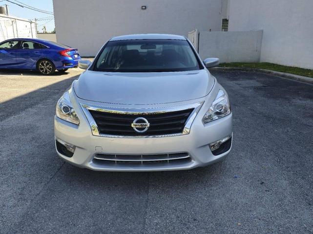 Photo of 2014 Brilliant Silver Metallic Nissan Altima