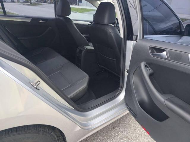 Photo of 2013 Reflex Silver Metallic Volkswagen Jetta