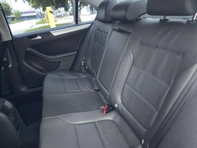 Photo of 2013 Reflex Silver Metallic Volkswagen Jetta