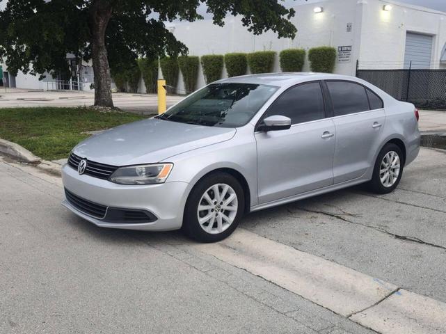 Photo of 2013 Reflex Silver Metallic Volkswagen Jetta