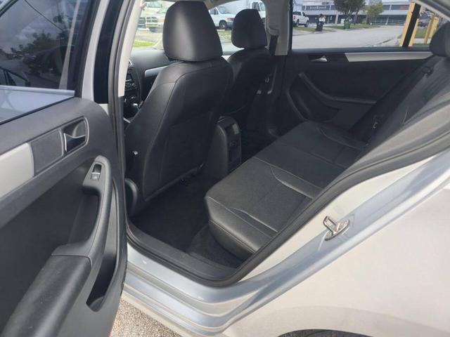 Photo of 2013 Reflex Silver Metallic Volkswagen Jetta