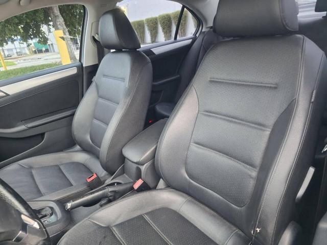 Photo of 2013 Reflex Silver Metallic Volkswagen Jetta