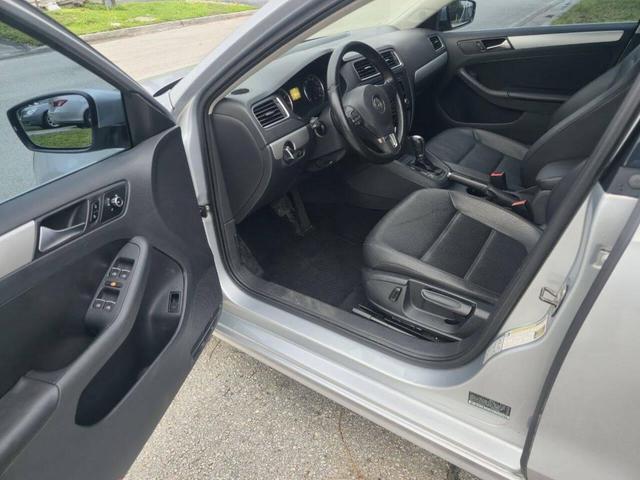 Photo of 2013 Reflex Silver Metallic Volkswagen Jetta