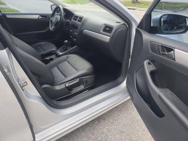 Photo of 2013 Reflex Silver Metallic Volkswagen Jetta