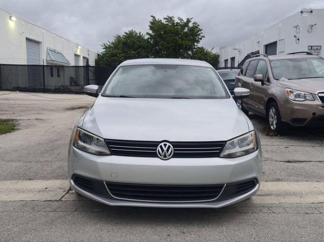 Photo of 2013 Reflex Silver Metallic Volkswagen Jetta