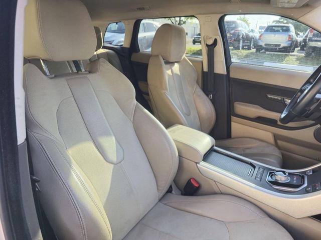 Photo of 2015 White Land Rover Range Rover Evoque