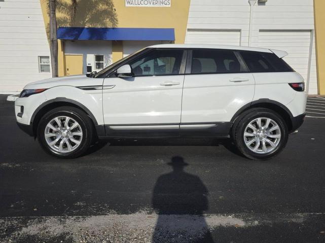 Photo of 2015 White Land Rover Range Rover Evoque