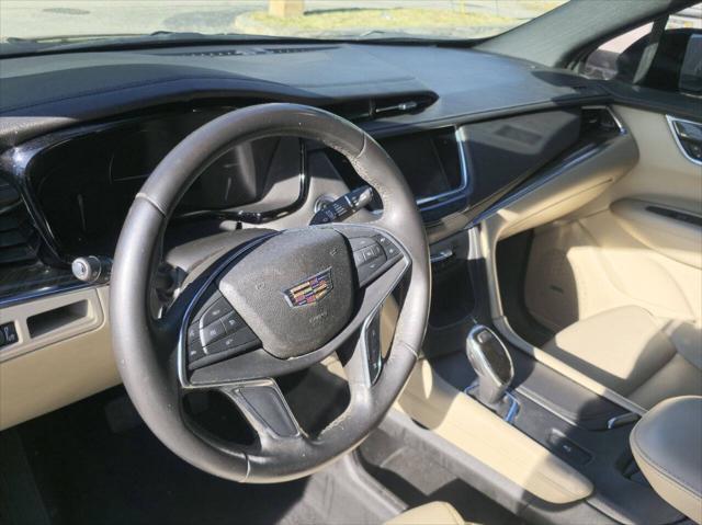 Photo of 2017 Stellar Black Metallic Cadillac XT5