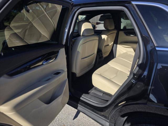 Photo of 2017 Stellar Black Metallic Cadillac XT5