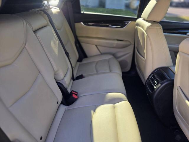 Photo of 2017 Stellar Black Metallic Cadillac XT5