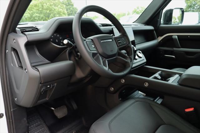 Photo of 2025 Fuji White Land Rover Defender