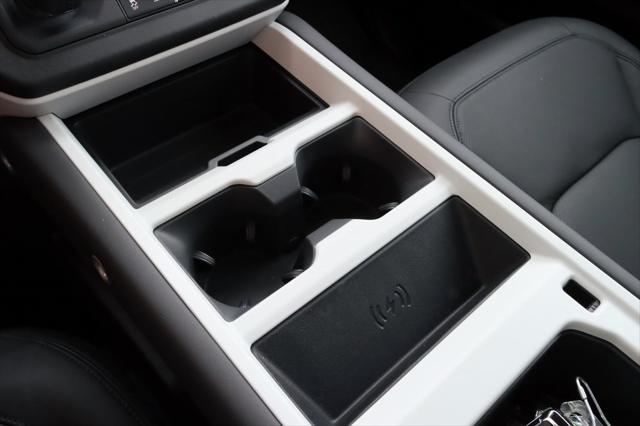Photo of 2025 Santorini Black Metallic Land Rover Defender