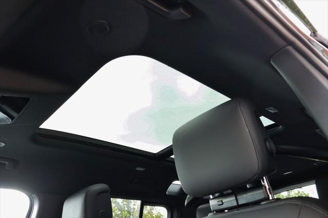 Photo of 2025 Santorini Black Metallic Land Rover Defender