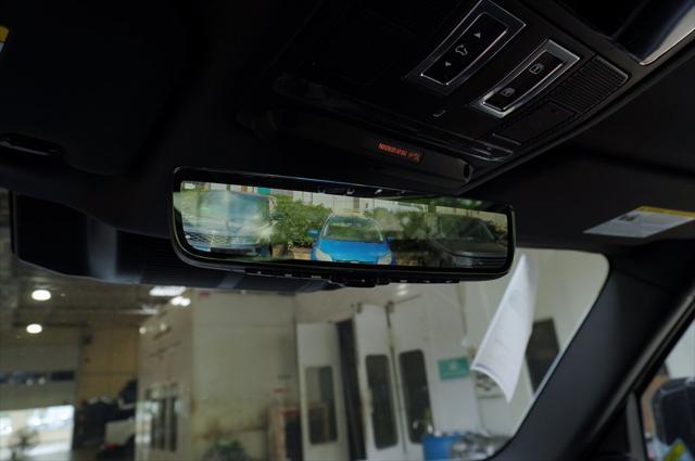 Photo of 2025 Fuji White Land Rover Defender