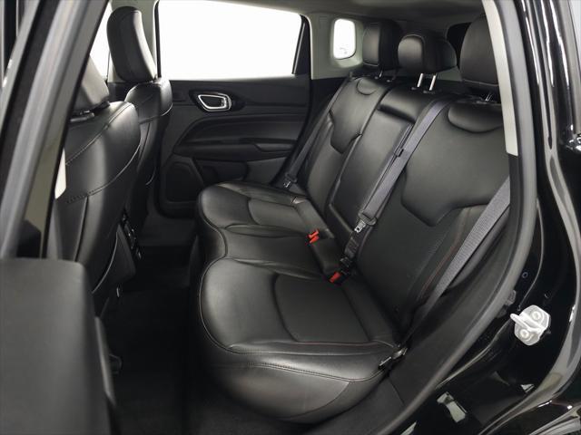 Photo of 2022 Diamond Black Crystal Pearlcoat Jeep Compass