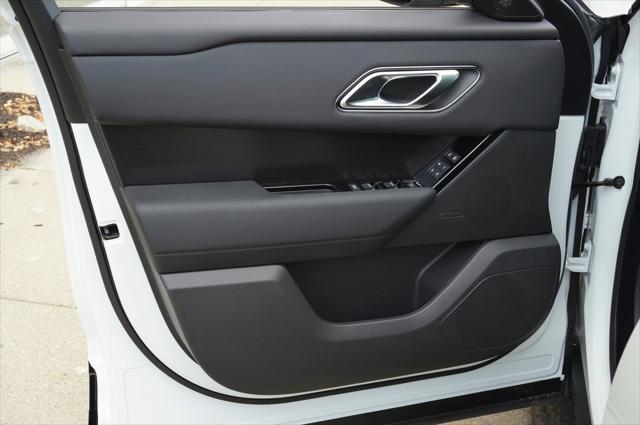 Photo of 2026 Fuji White Land Rover Range Rover Velar