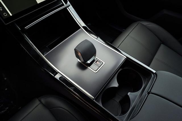 Photo of 2026 Fuji White Land Rover Range Rover Velar