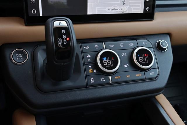 Photo of 2025 Santorini Land Rover Defender