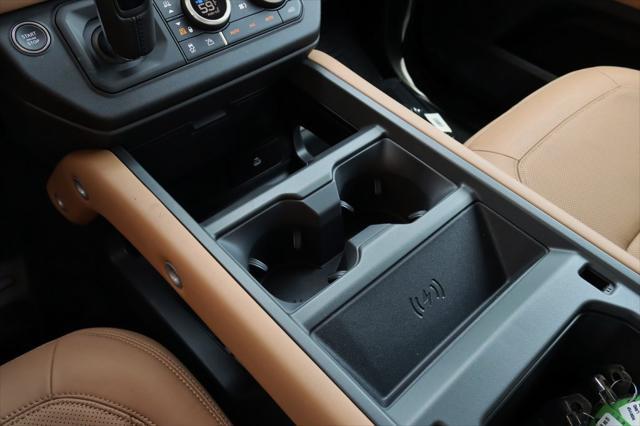Photo of 2025 Santorini Land Rover Defender