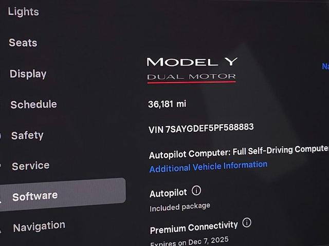 Photo of 2023 Pearl White Multi-Coat Tesla Model Y
