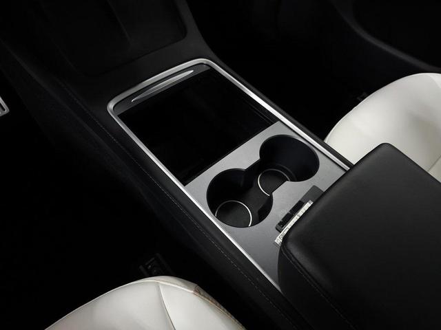 Photo of 2023 Pearl White Multi-Coat Tesla Model Y