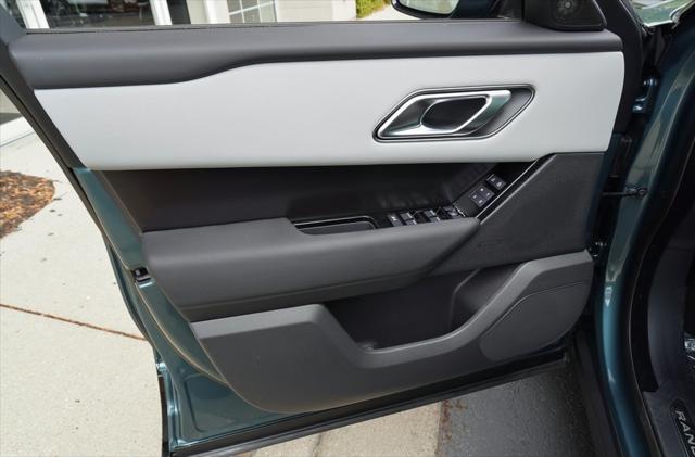 Photo of 2026 Giola Green Metallic Land Rover Range Rover Velar
