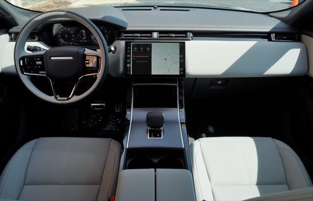 Photo of 2026 Giola Green Metallic Land Rover Range Rover Velar