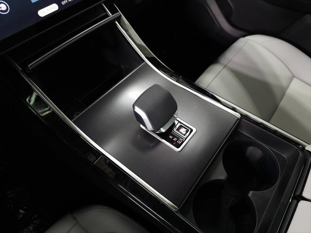 Photo of 2026 Fuji White Land Rover Range Rover Velar