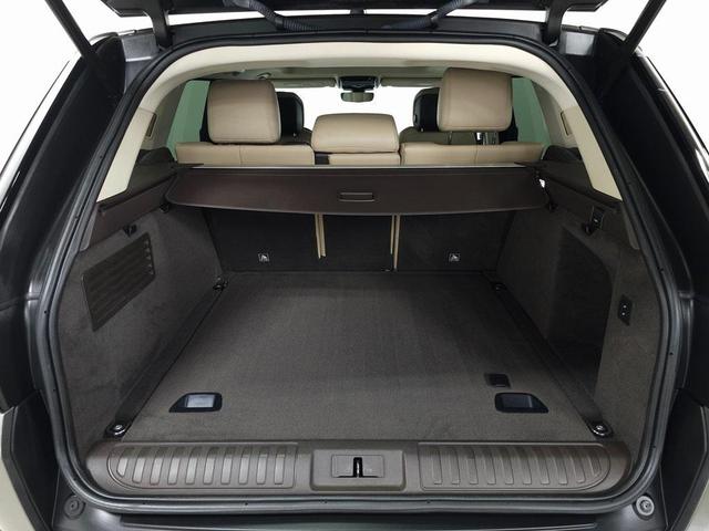 Photo of 2018 Silicon Silver Premium Metallic Land Rover Range Rover Sport