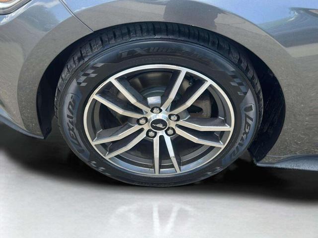 Photo of 2015 Magnetic Ford Mustang