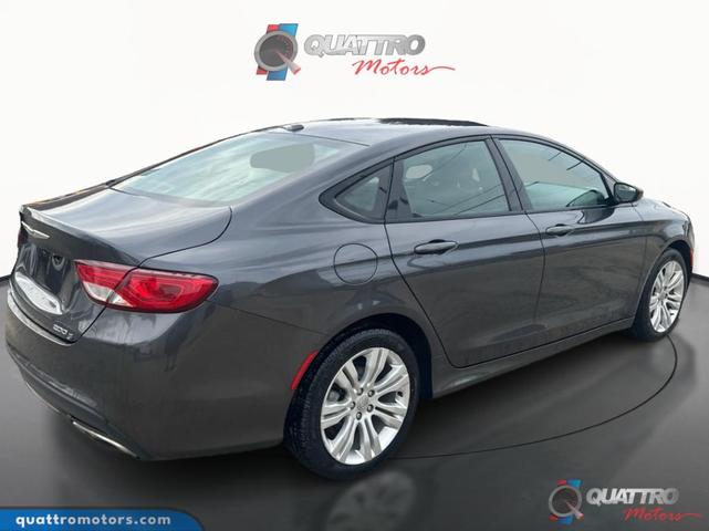 Photo of 2016 Granite Crystal Clearcoat Metallic Chrysler 200