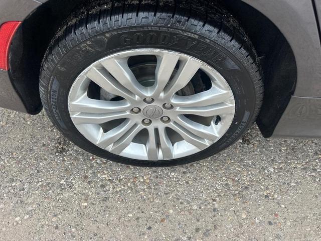 Photo of 2016 Granite Crystal Clearcoat Metallic Chrysler 200