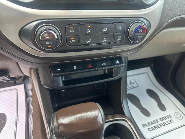 Photo of 2015 Summit White GMC Canyon