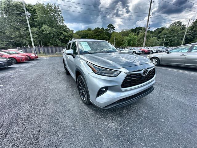 Photo of 2023 Celestial Silver Metallic Toyota Highlander
