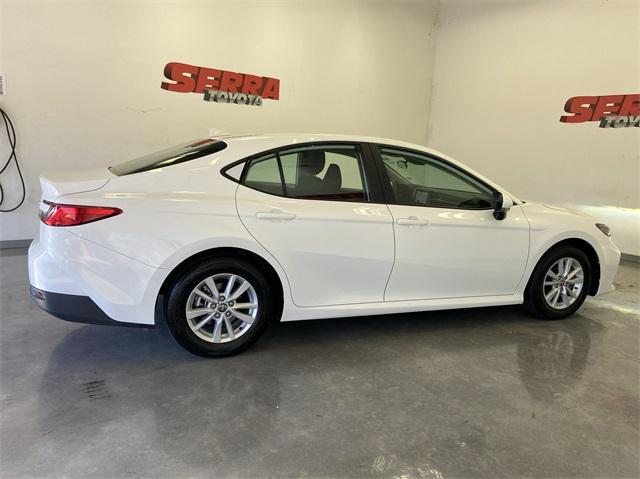 Photo of 2025 Ice Cap Toyota Camry