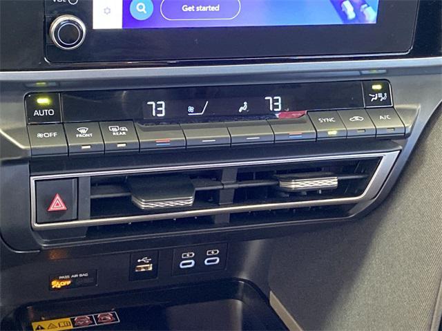 Photo of 2025 Ice Cap Toyota Camry