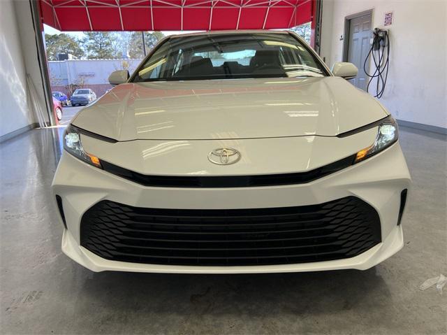 Photo of 2025 Ice Cap Toyota Camry