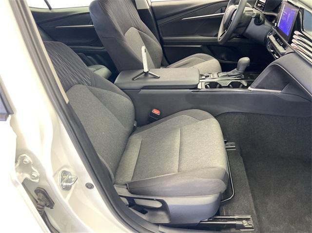 Photo of 2025 Ice Cap Toyota Camry