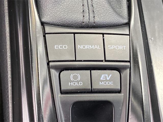 Photo of 2025 Ice Cap Toyota Camry