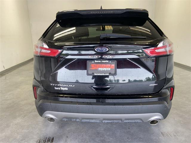 Photo of 2022 AGATE BLACK METALLIC Ford Edge