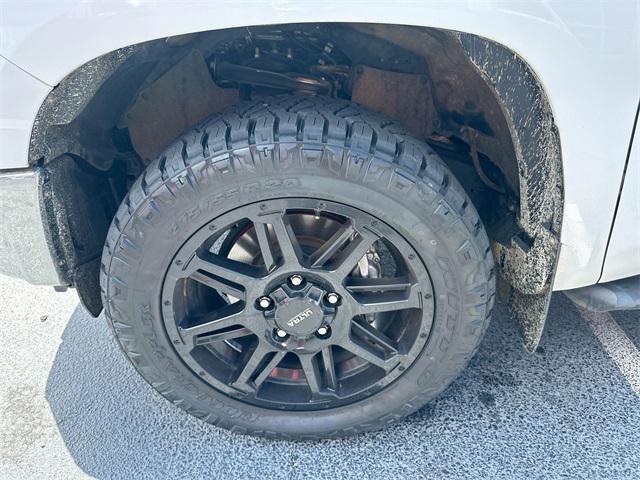 Photo of 2020 Super White Toyota Tundra