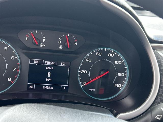 Photo of 2025 Summit White Chevrolet Malibu