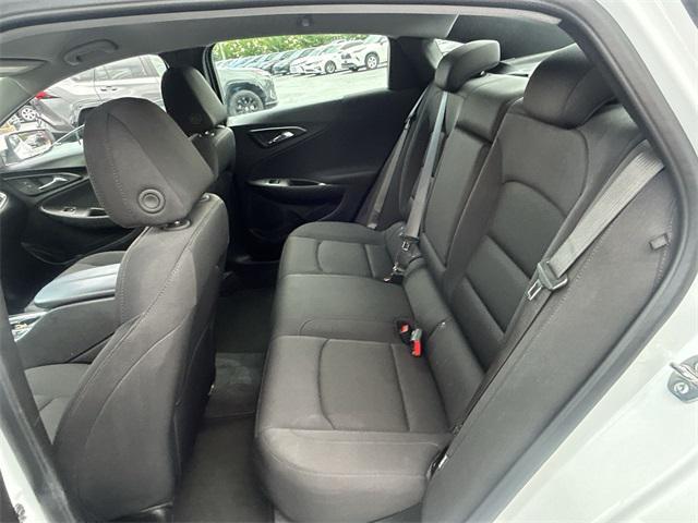 Photo of 2025 Summit White Chevrolet Malibu