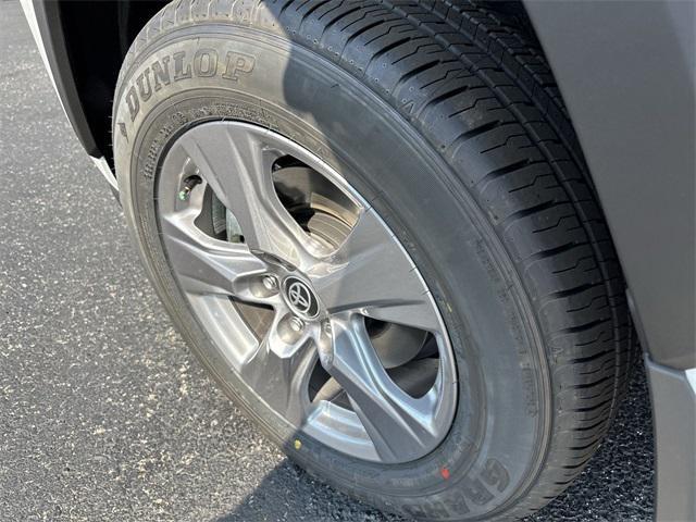 Photo of 2025 Ice Cap Toyota RAV4