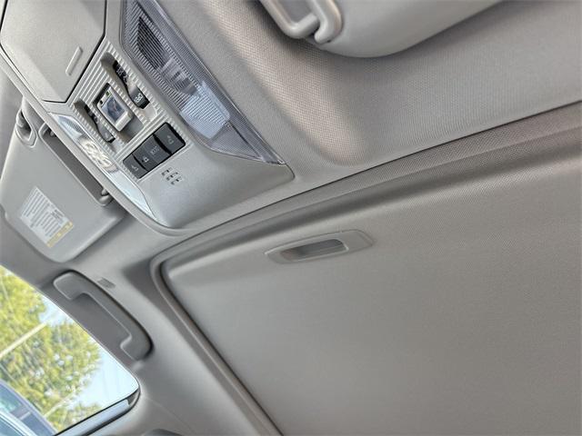 Photo of 2025 Ice Cap Toyota RAV4