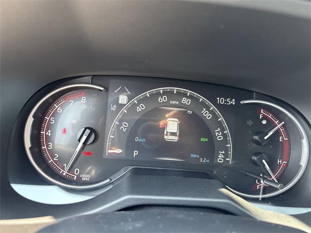 Photo of 2025 Ice Cap Toyota RAV4