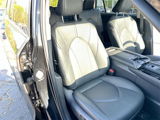 Photo of 2024 Midnight Black Metallic Toyota Grand Highlander