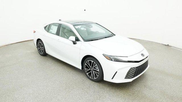 Photo of 2025 Pearl Toyota Camry
